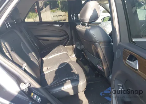 2015 Mercedes-Benz Ml 350 4Matic z USA, uszkodzony, nr VIN 4JGDA5HB1FA593593